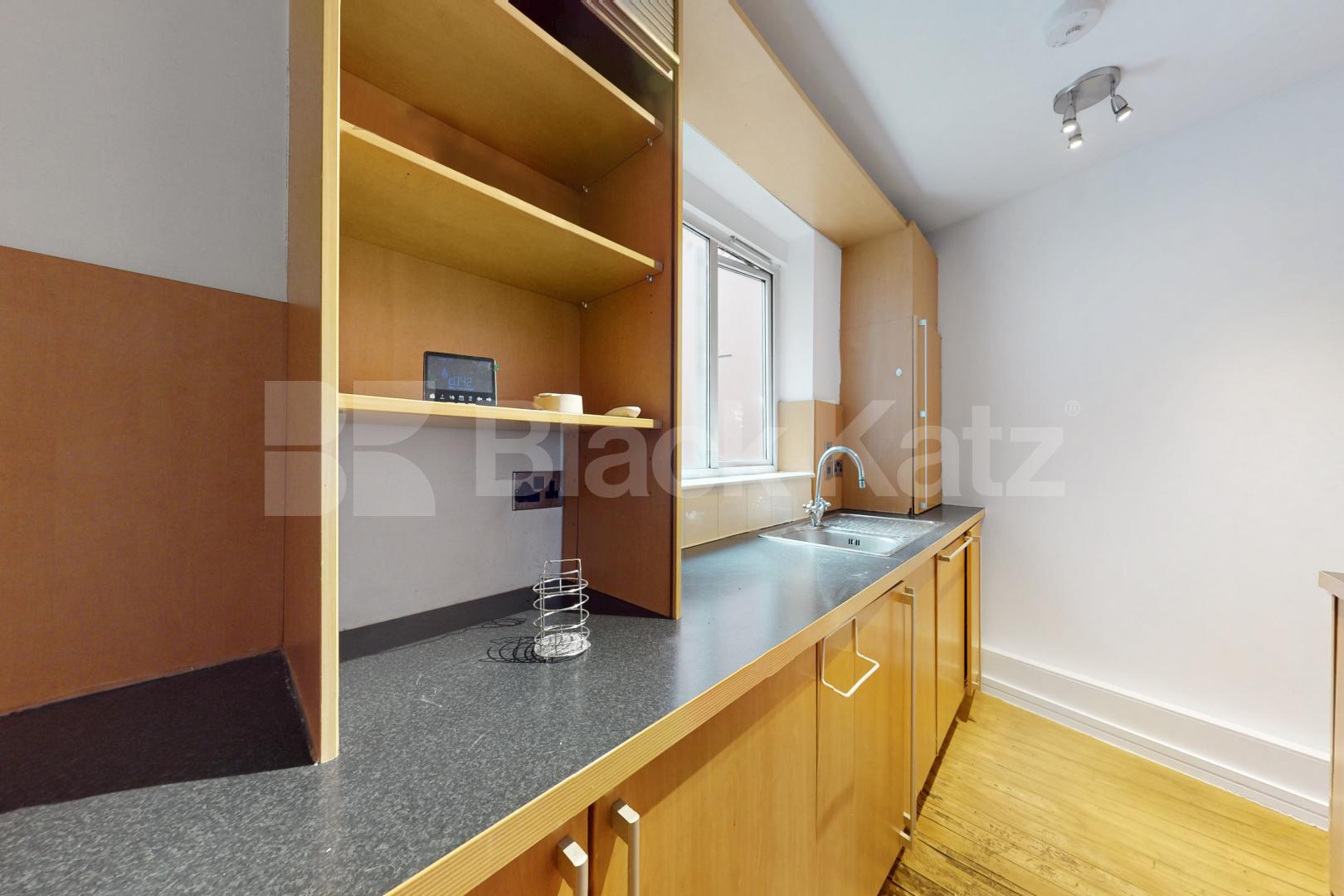 Freshly repainted throughout, wooden floors & superbly located   Newington Causeway, Borough