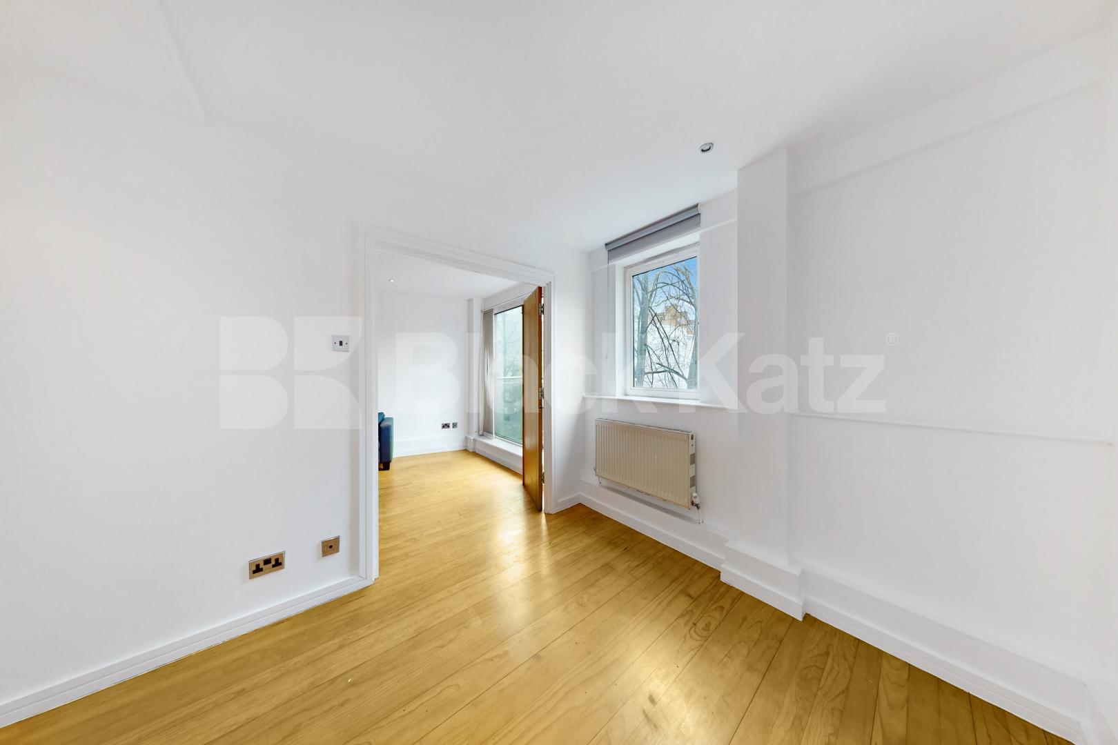 Freshly repainted throughout, wooden floors & superbly located   Newington Causeway, Borough