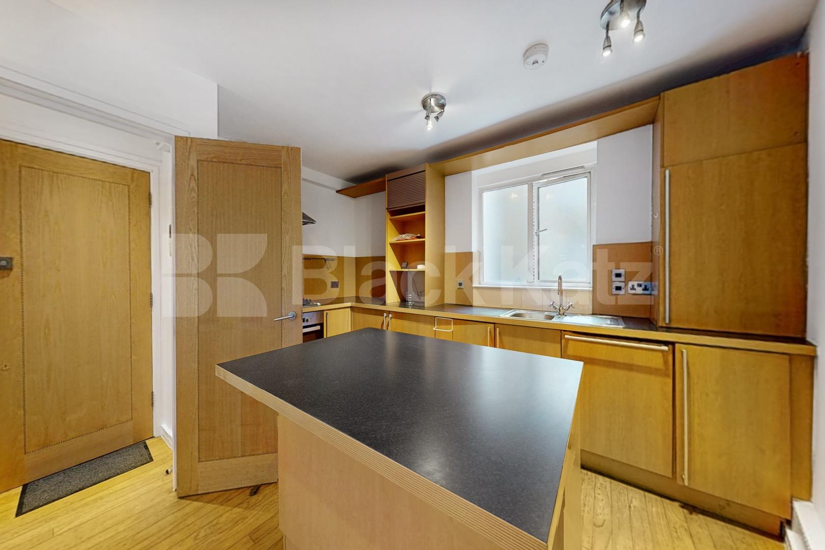 Freshly repainted throughout, wooden floors & superbly located   Newington Causeway, Borough