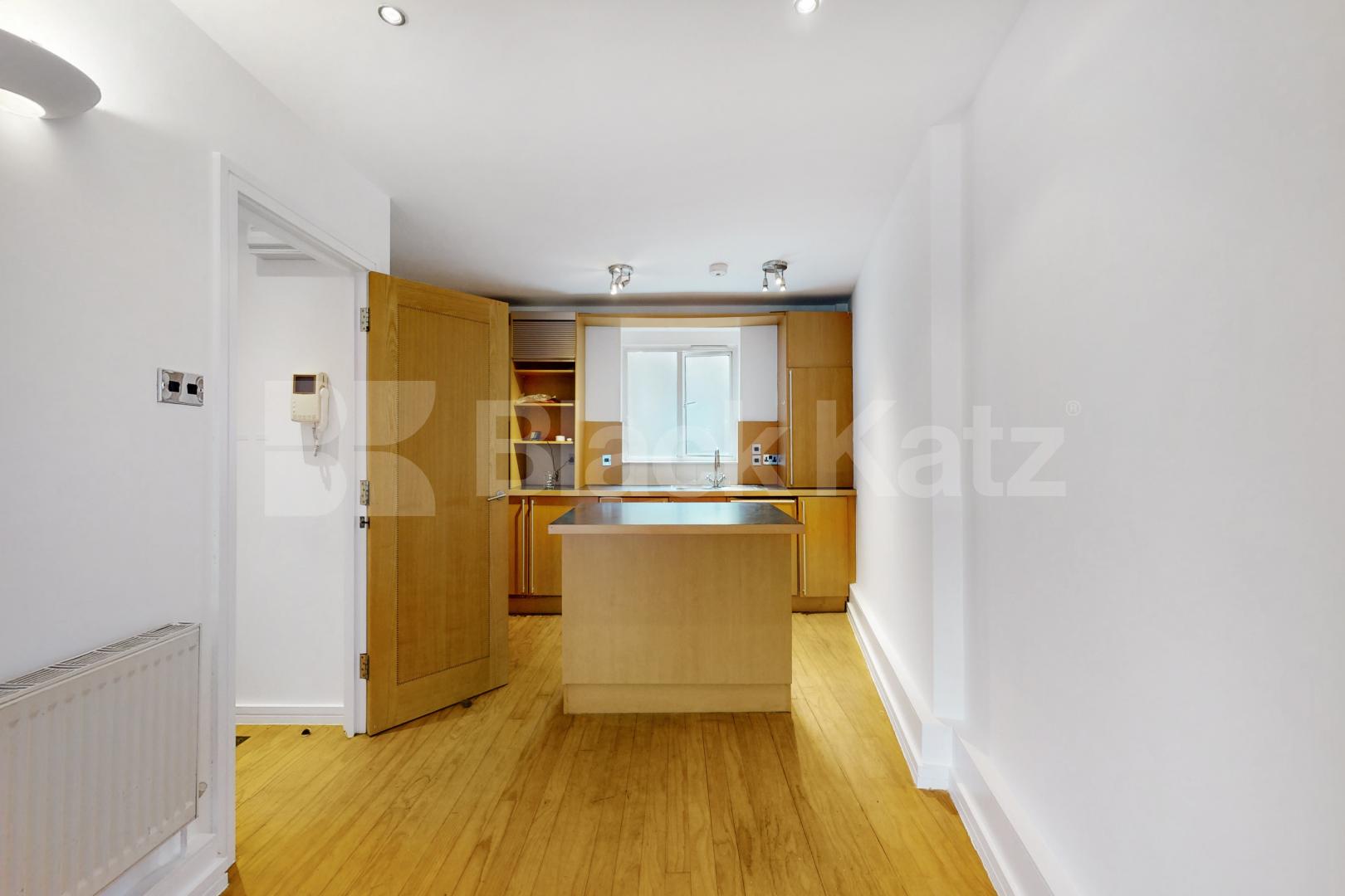 Freshly repainted throughout, wooden floors & superbly located   Newington Causeway, Borough