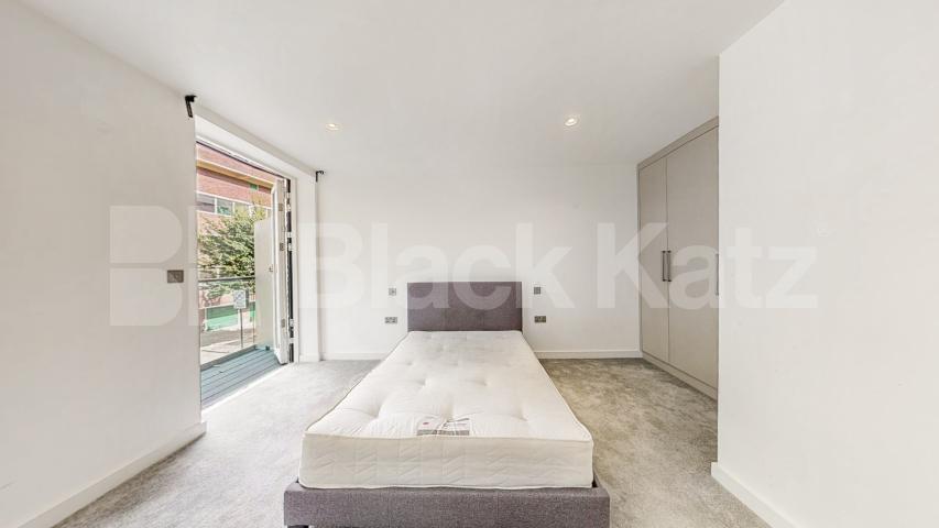 Stunning One Bedroom Apartment in Exclusive Keskidee Development, N1 Gifford Street , Kings Cross