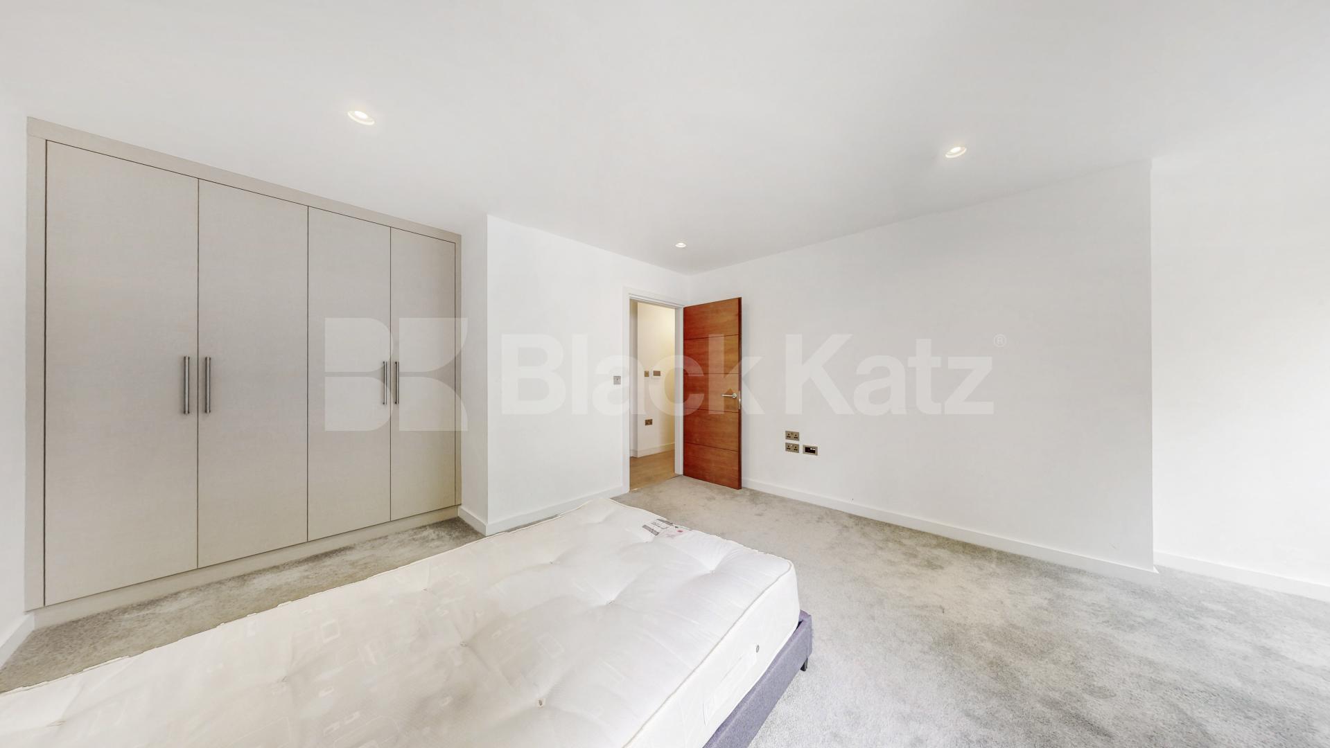 Stunning One Bedroom Apartment in Exclusive Keskidee Development, N1 Gifford Street , Kings Cross