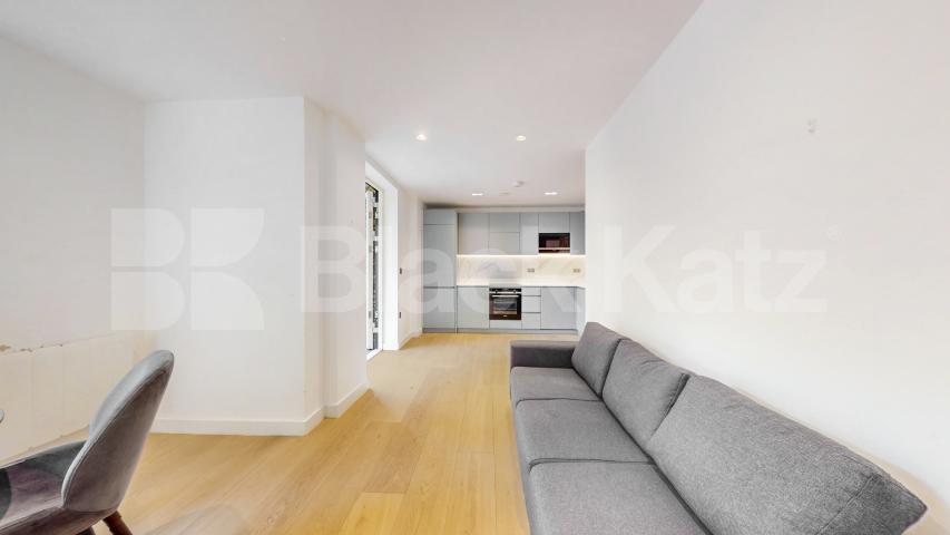 Stunning One Bedroom Apartment in Exclusive Keskidee Development, N1 Gifford Street , Kings Cross