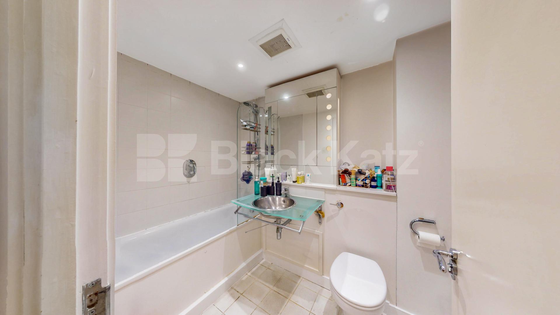located by farringdon station a 1 bedroom apartment within a new build Turnmill Street, Farringdon 