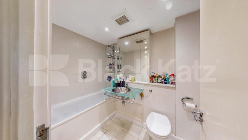 located by farringdon station a 1 bedroom apartment within a new build Turnmill Street, Farringdon 