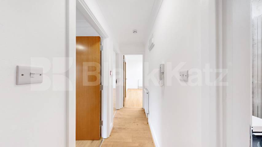Newly refurbished two bed mins to Queens Park tube and shops Kilburn Lane, Queens Park / Maida Vale