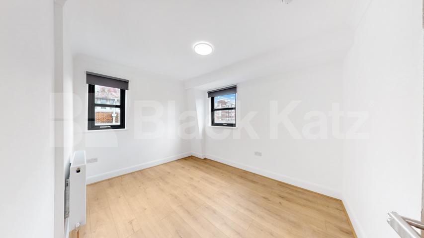 Newly refurbished two bed mins to Queens Park tube and shops Kilburn Lane, Queens Park / Maida Vale