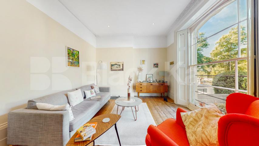 Fantastic two bed set within a period house with high ceilings & wood floors! Camden Road, Camden