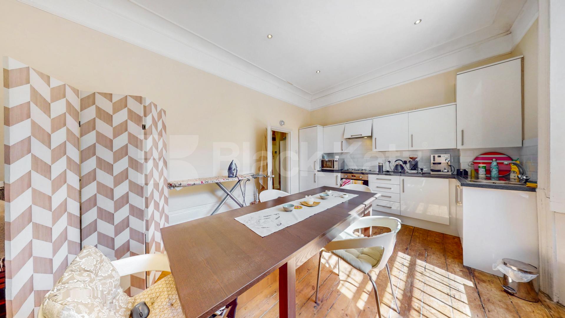 Stunning one bed set within a period house with high ceilings & wood floors! Camden Road, Camden