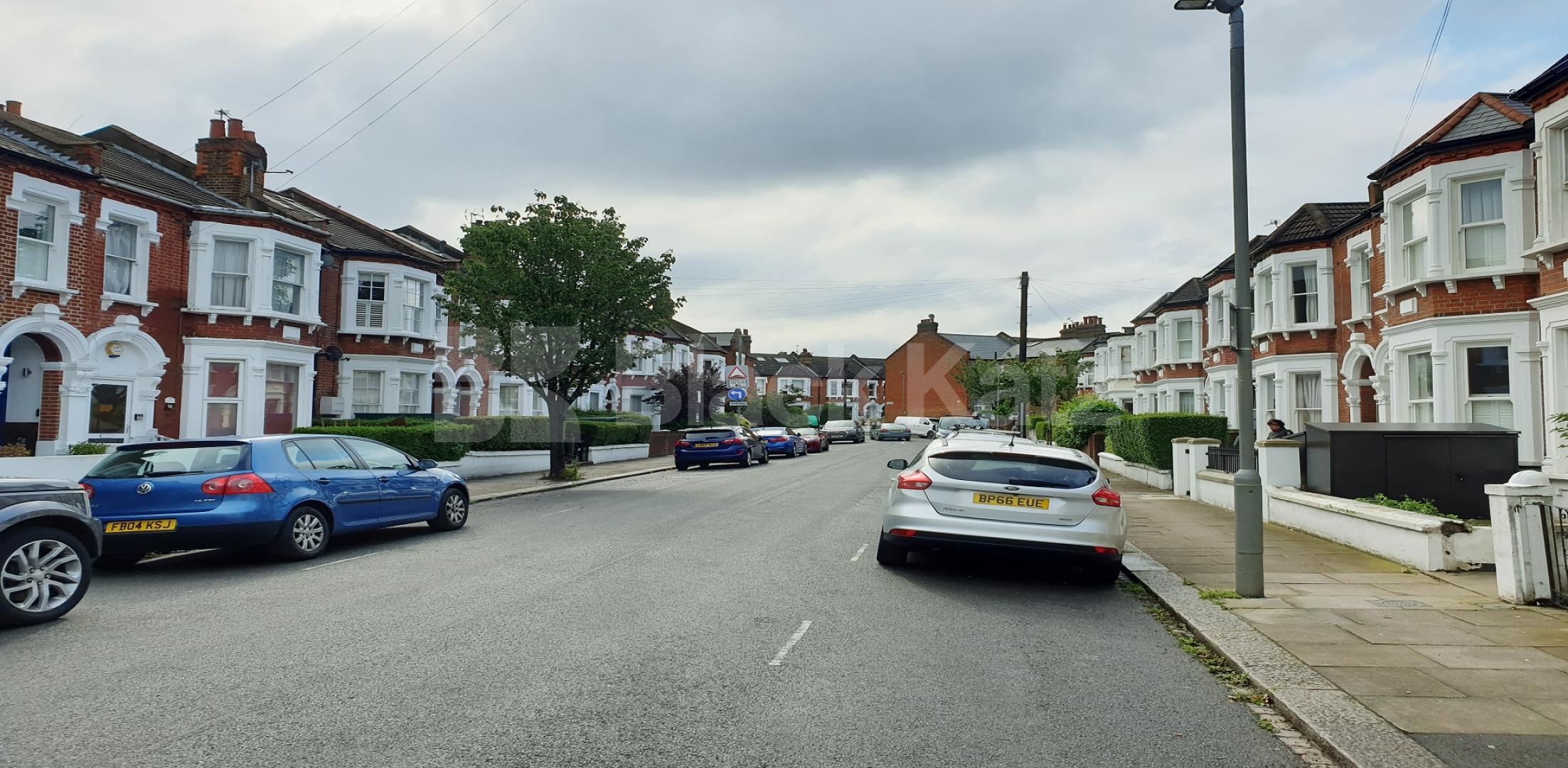 			NEW INSTRUCTION , Studio Apartment, 1 bath, 1 reception Studio			 Foxbourne Road, Balham