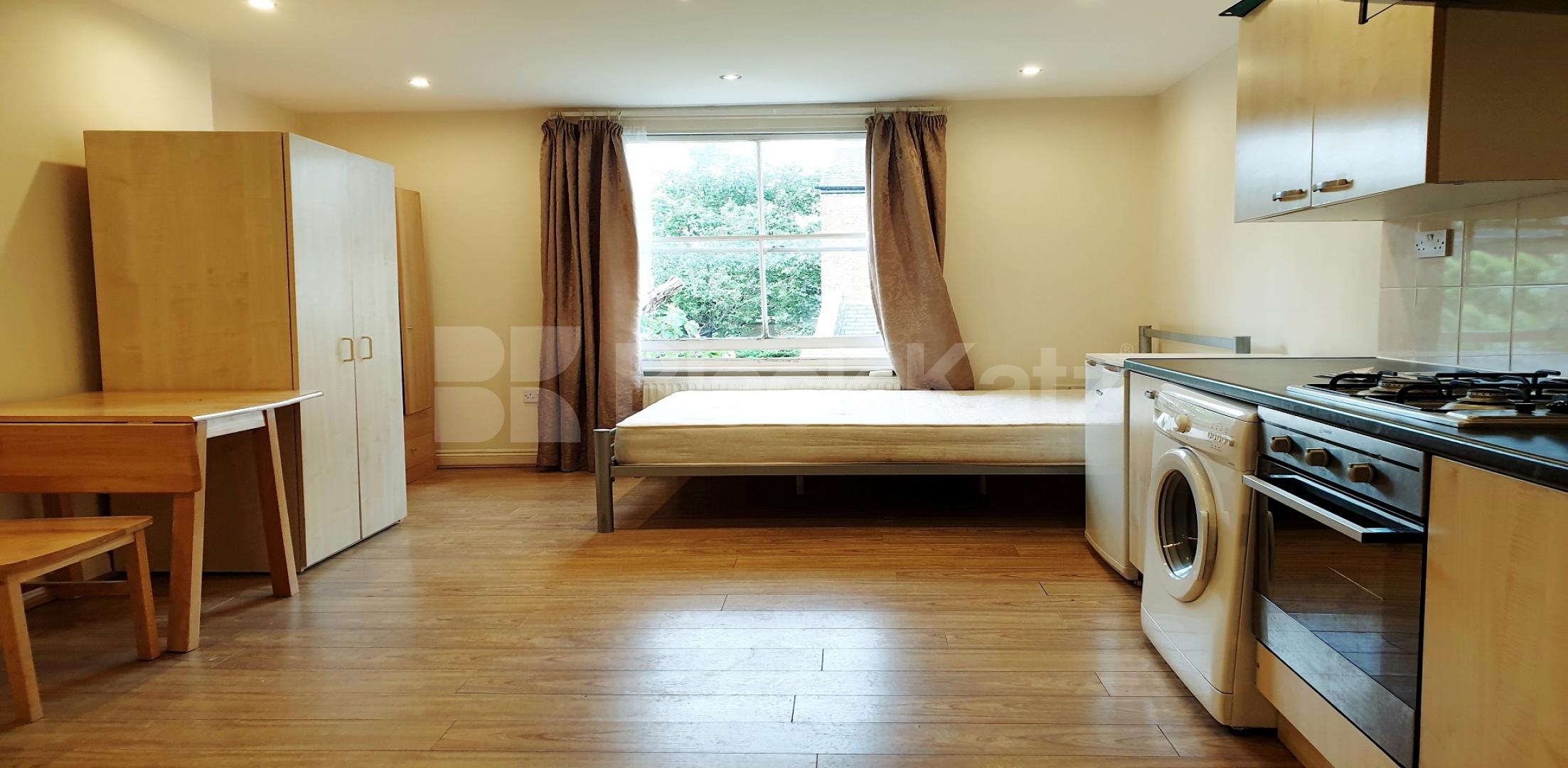 			NEW INSTRUCTION , Studio Apartment, 1 bath, 1 reception Studio			 Foxbourne Road, Balham