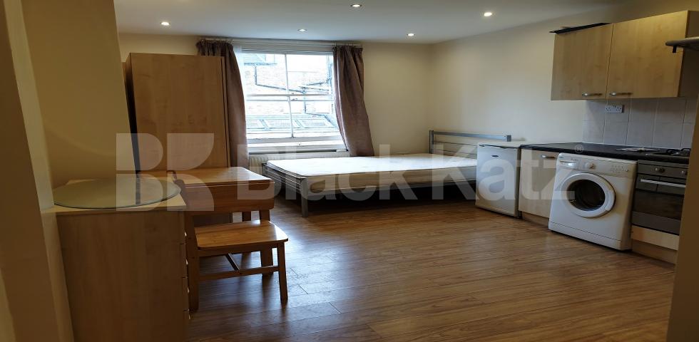 			NEW INSTRUCTION , Studio Apartment, 1 bath, 1 reception Studio			 Foxbourne Road, Balham