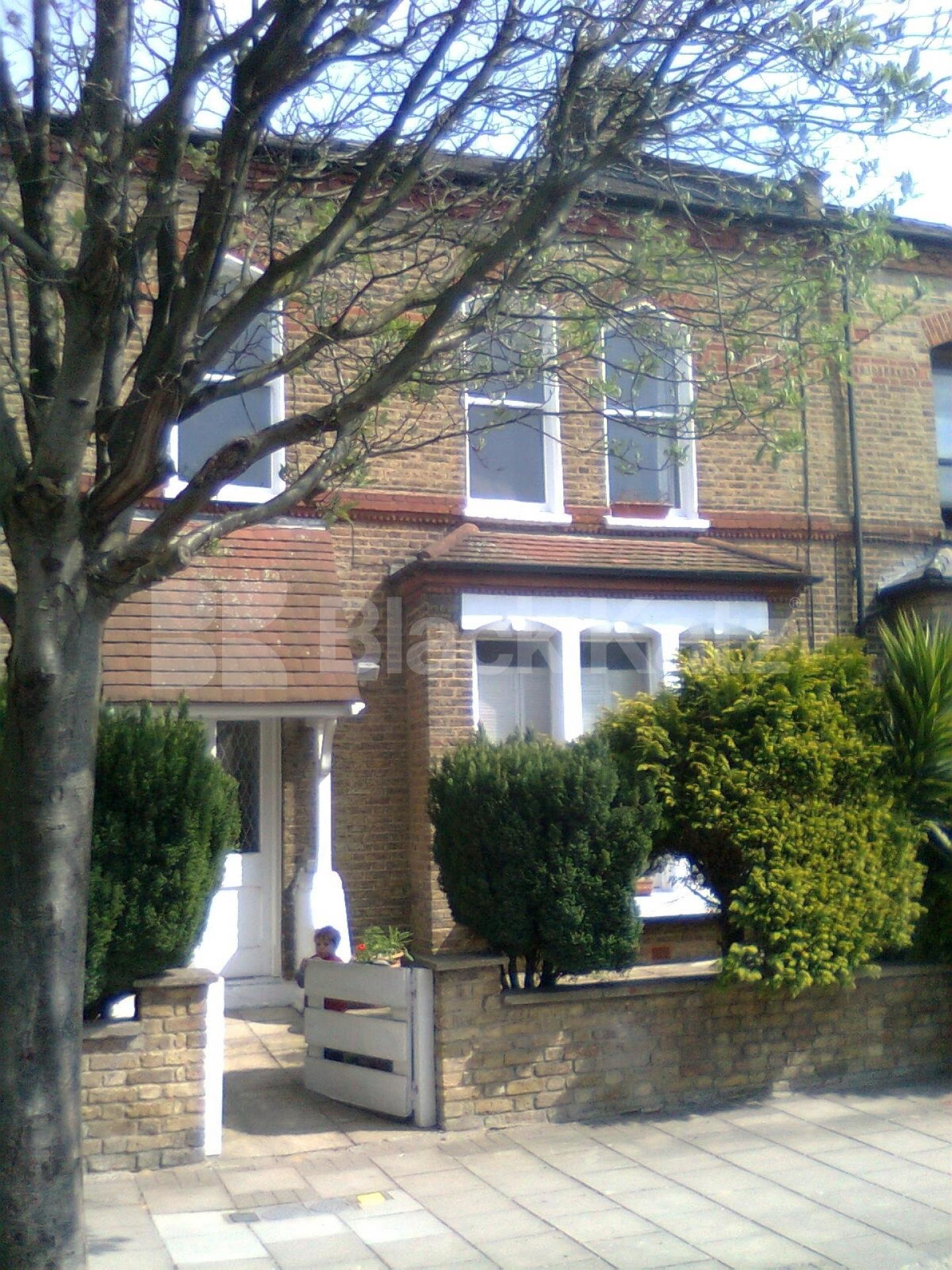 			New Instruction, 2 Bedroom, 1 bath, 1 reception Flat			 Finsbury Park Road, FINSBURY PARK N4