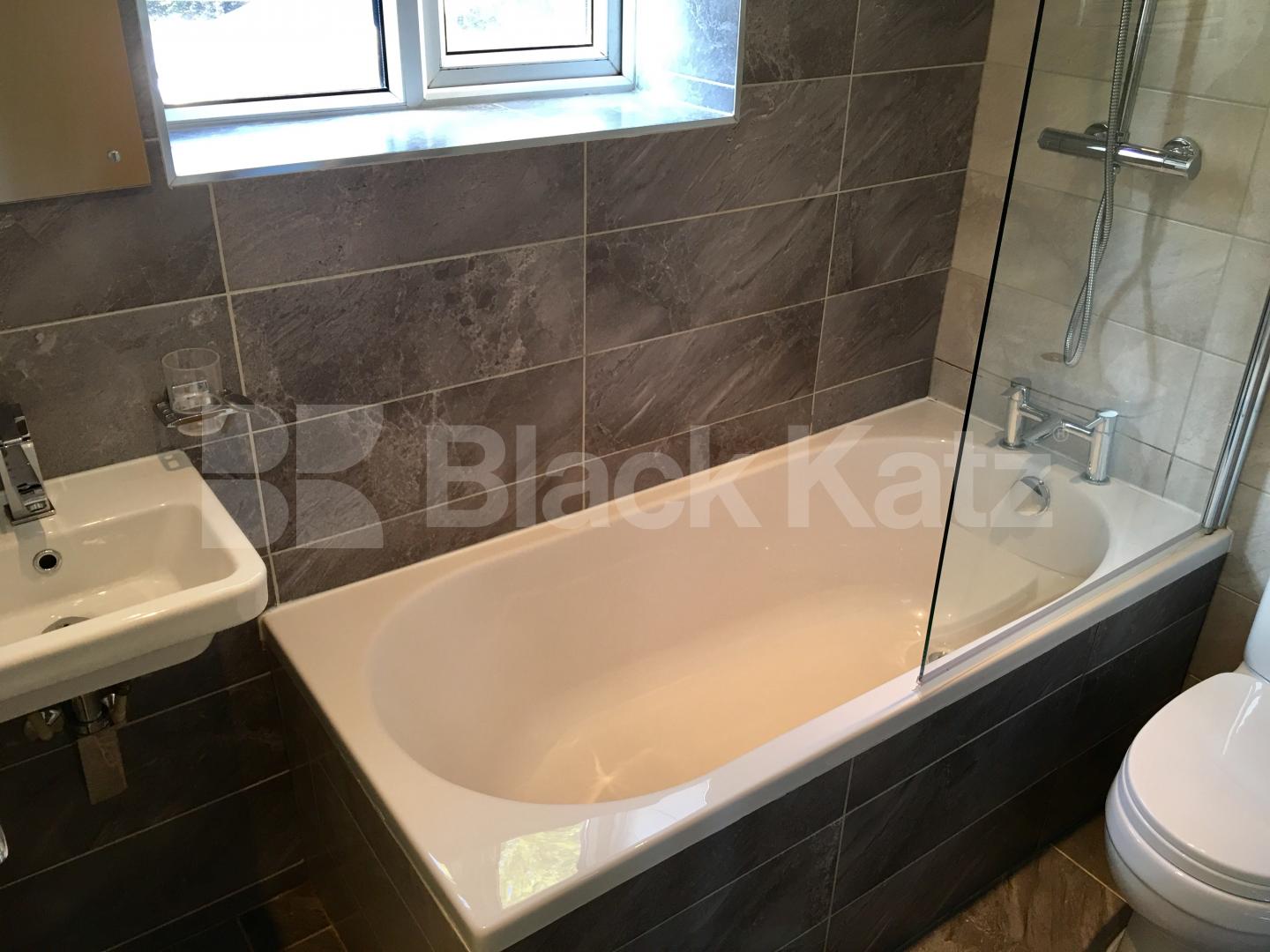 			NEW INSTRUCTION , 2 Bedroom, 1 bath, 1 reception Apartment			 Knollys Road, Tulse Hill/ Streatham Hill