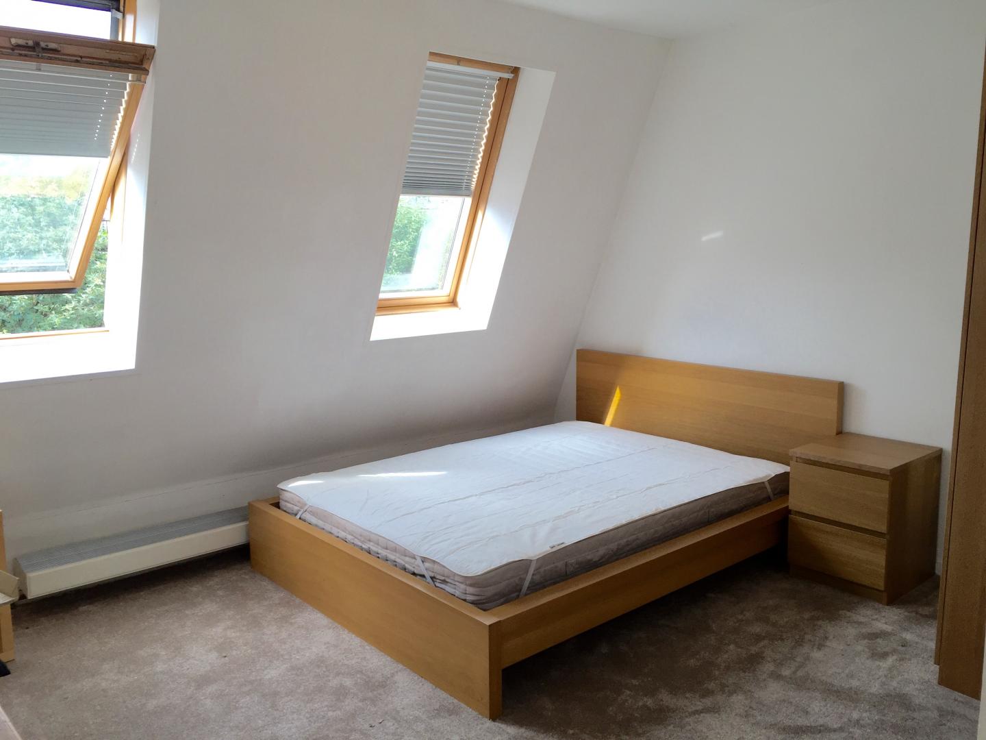 			AVAILABLE NOW , 3 Bedroom, 1 bath, 1 reception House			 St Andrews Square, LADBROKE GROVE