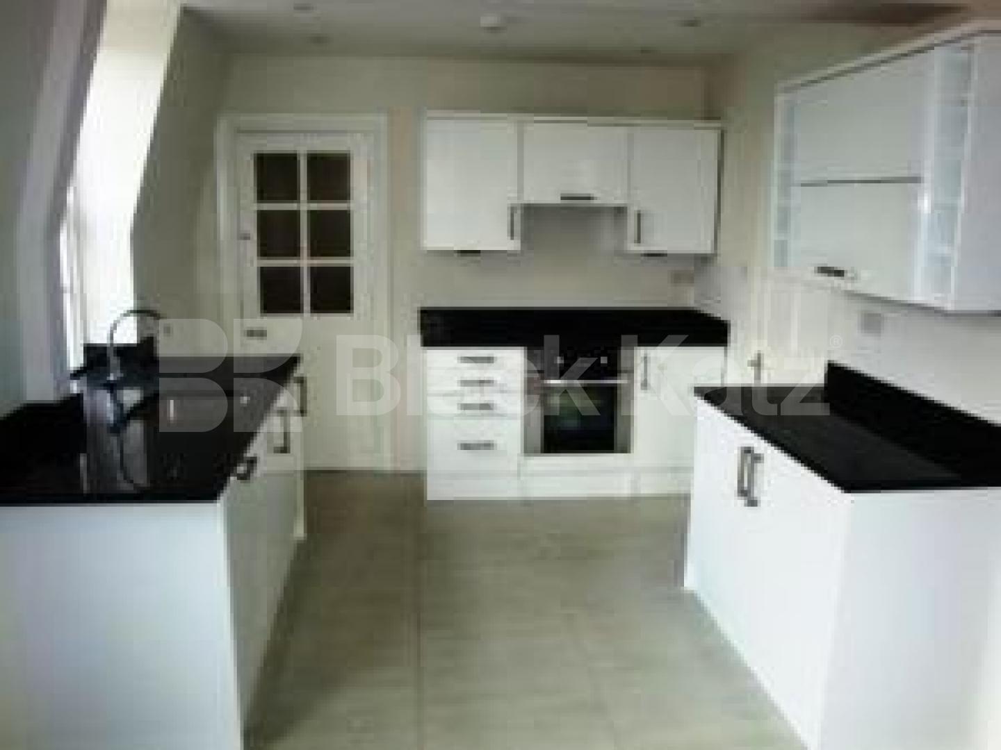 			LUXURY FLAT, 2 Bedroom, 1 bath, 1 reception Flat			 Greenhill Road, HAMPSTEAD