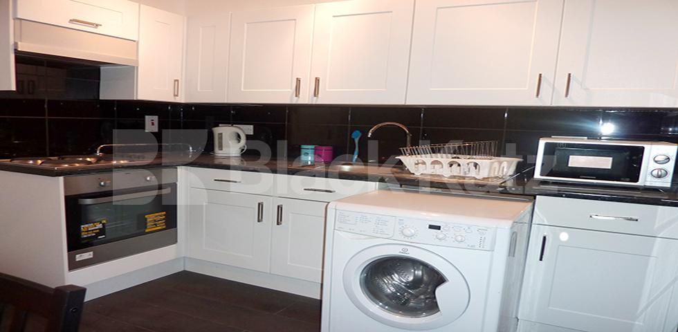 			NEW INSTRUCTION!, 3 Bedroom, 1 bath, 1 reception Flat			 Goodge Street, TOTTENHAM CRT. ROAD