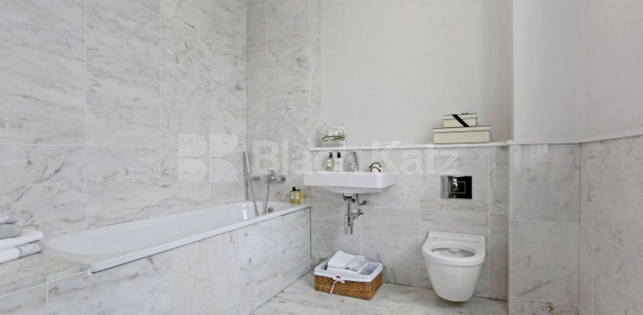 			2 Bedroom, 1 bath, 1 reception Flat			 Goodge Street, Fitzrovia