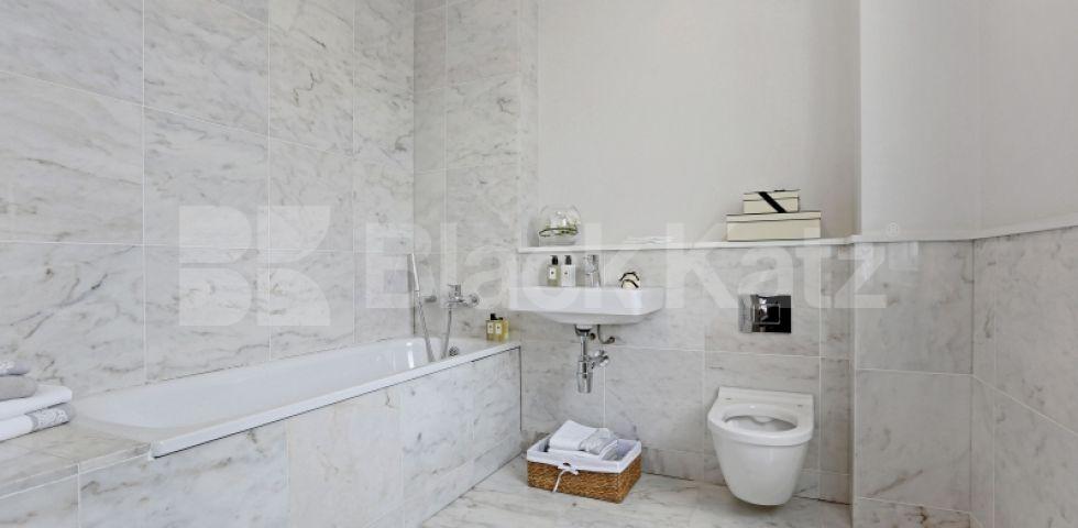 			NEW INSTRUCTION!, 3 Bedroom, 1 bath, 1 reception Flat			 Goodge Street, TOTTENHAM CRT. ROAD