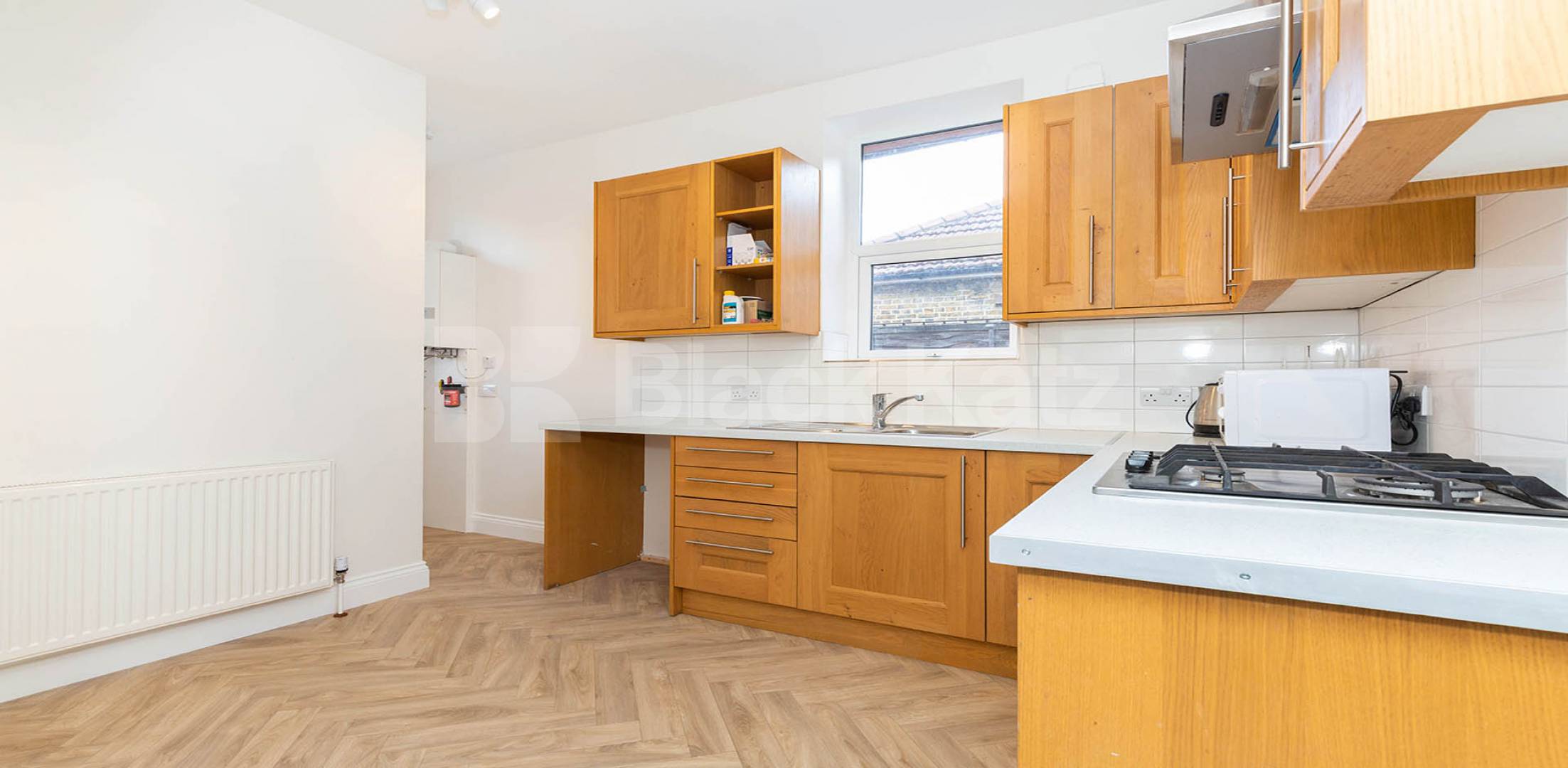 Wonderful Three Double Bedroom Apartment Leighton Gardens, Kensal Rise
