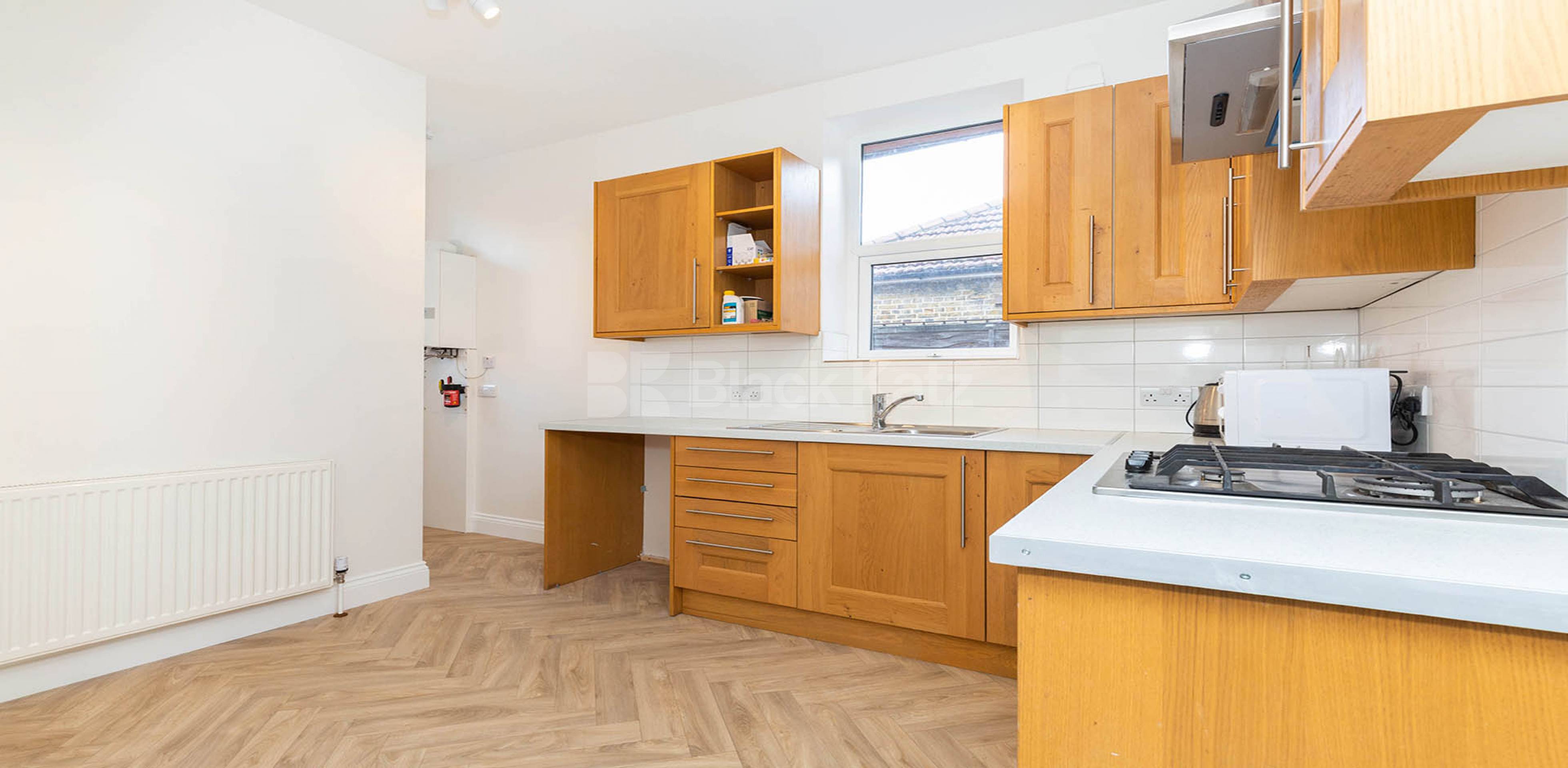 Wonderful Three Double Bedroom Apartment Leighton Gardens, Kensal Rise NW10
