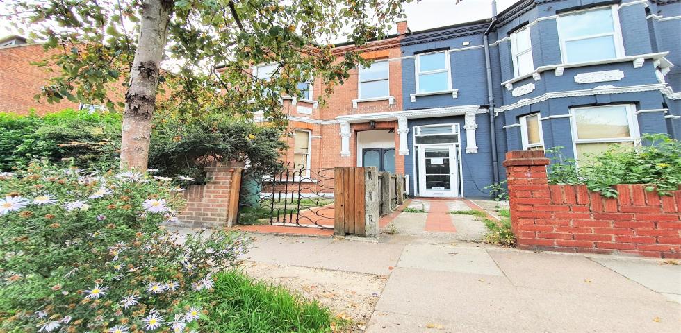 			3 Bedroom, 1 bath, 1 reception Flat			 Ebbsfleet Road , KILBURN