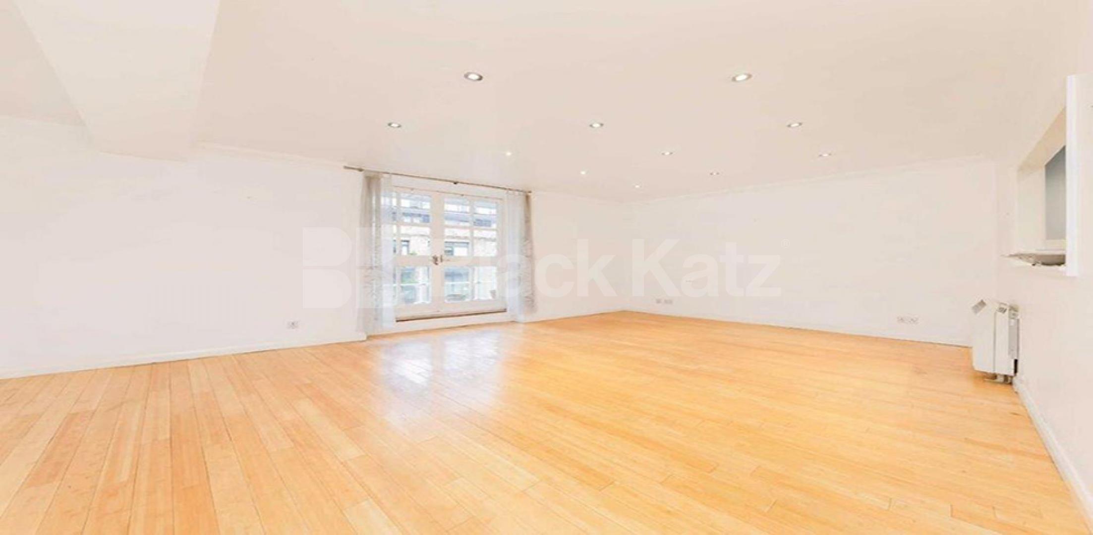 Natural light throughout 2 Bedroom, Furnished Flat in Gilbey House
