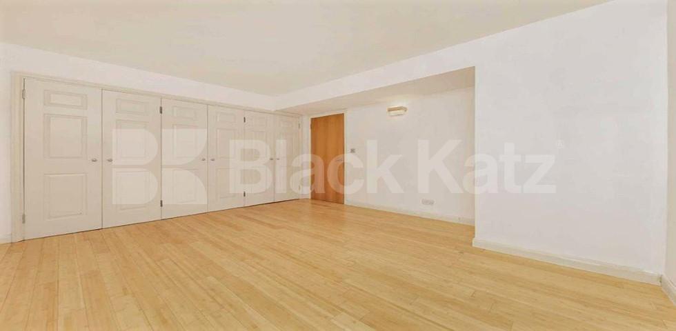 			2 BED 2 BATH & MINS TO TUBE!, 2 Bedroom, 2 bath, 1 reception Flat			 Gilbey House, Jamestown Road, CAMDEN TOWN