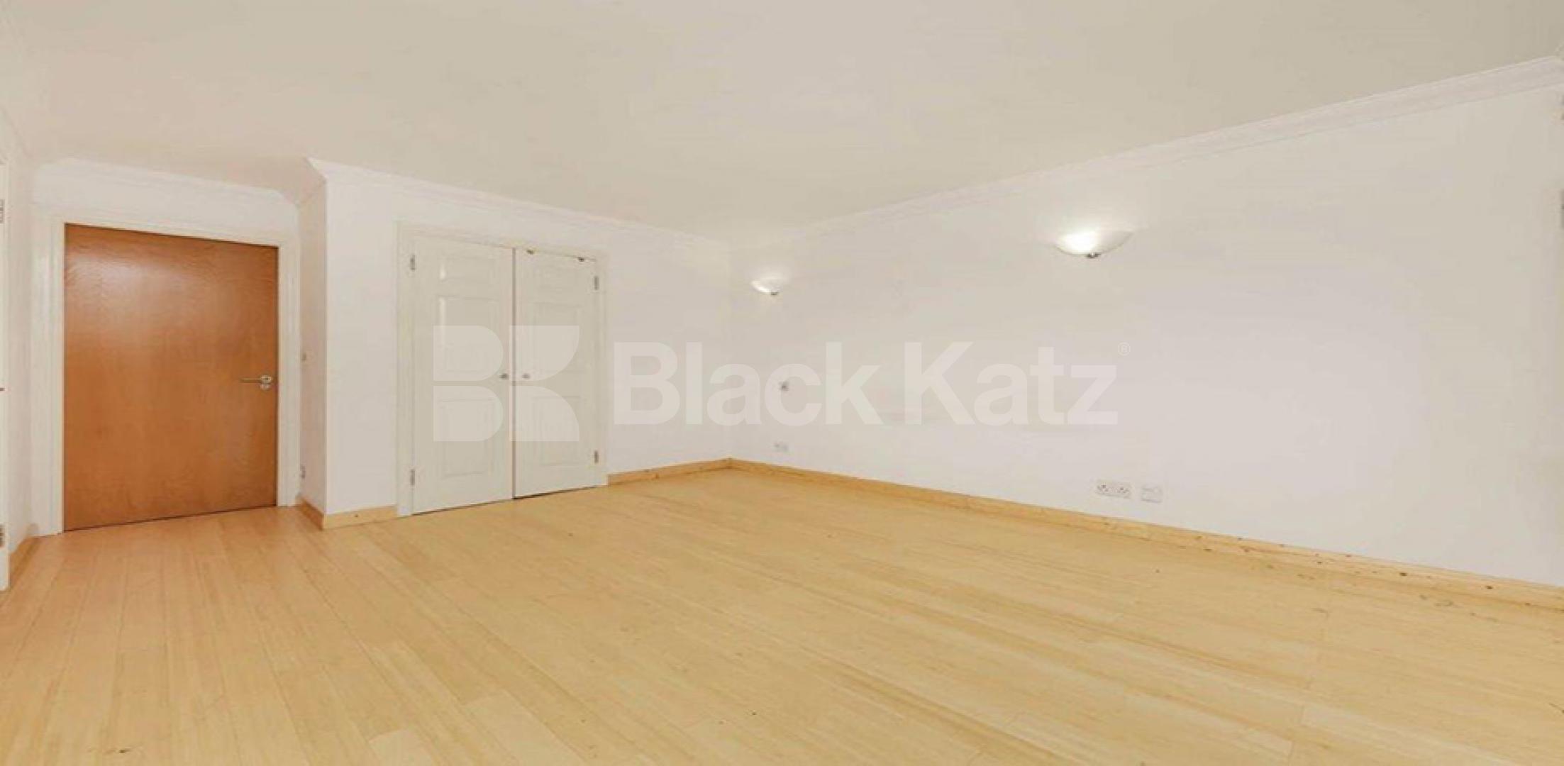 			2 BED 2 BATH & MINS TO TUBE!, 2 Bedroom, 2 bath, 1 reception Flat			 Gilbey House, Jamestown Road, CAMDEN TOWN