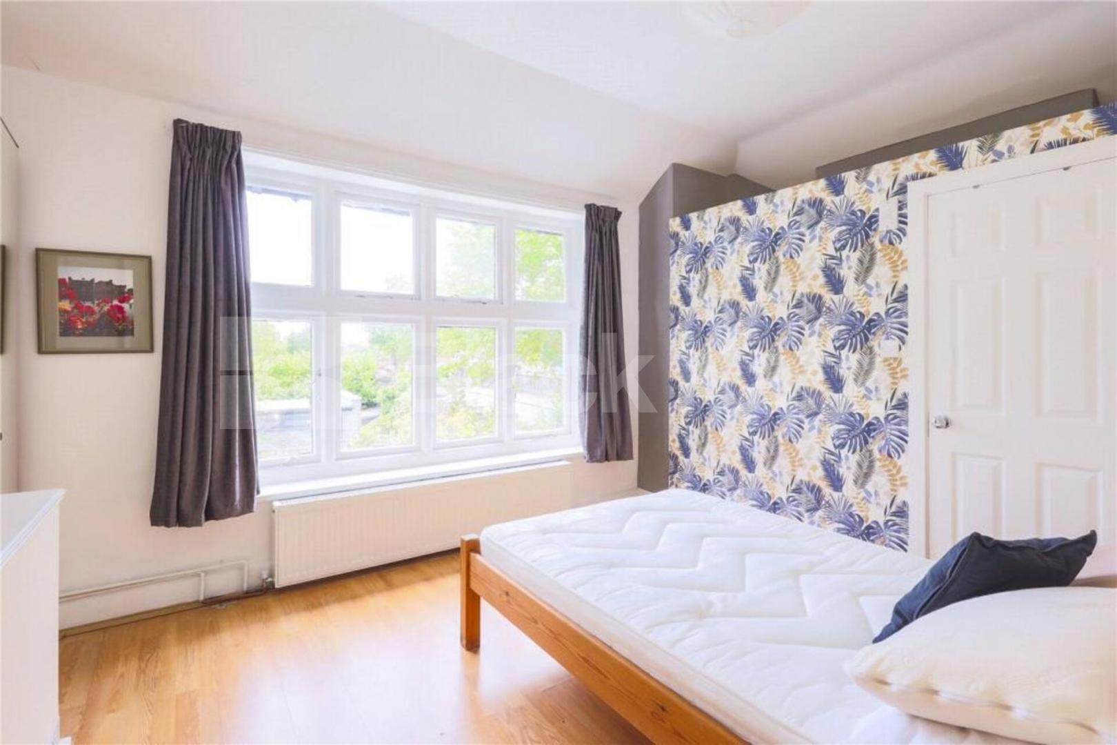 2 bedroom property sandwiched between East finchley and Highgate  Great North Road, Highgate / East Finchley 