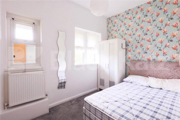 2 bedroom property sandwiched between East finchley and Highgate  Great North Road, Highgate / East Finchley 