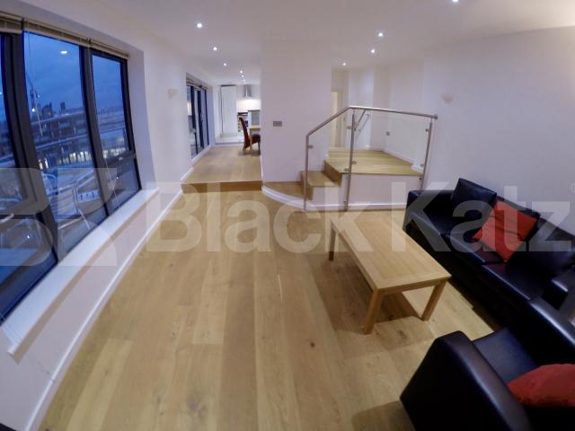 			LET, 3 Bedroom, 1 bath, 1 reception Penthouse			 Webber Street., Waterloo/Southwark.