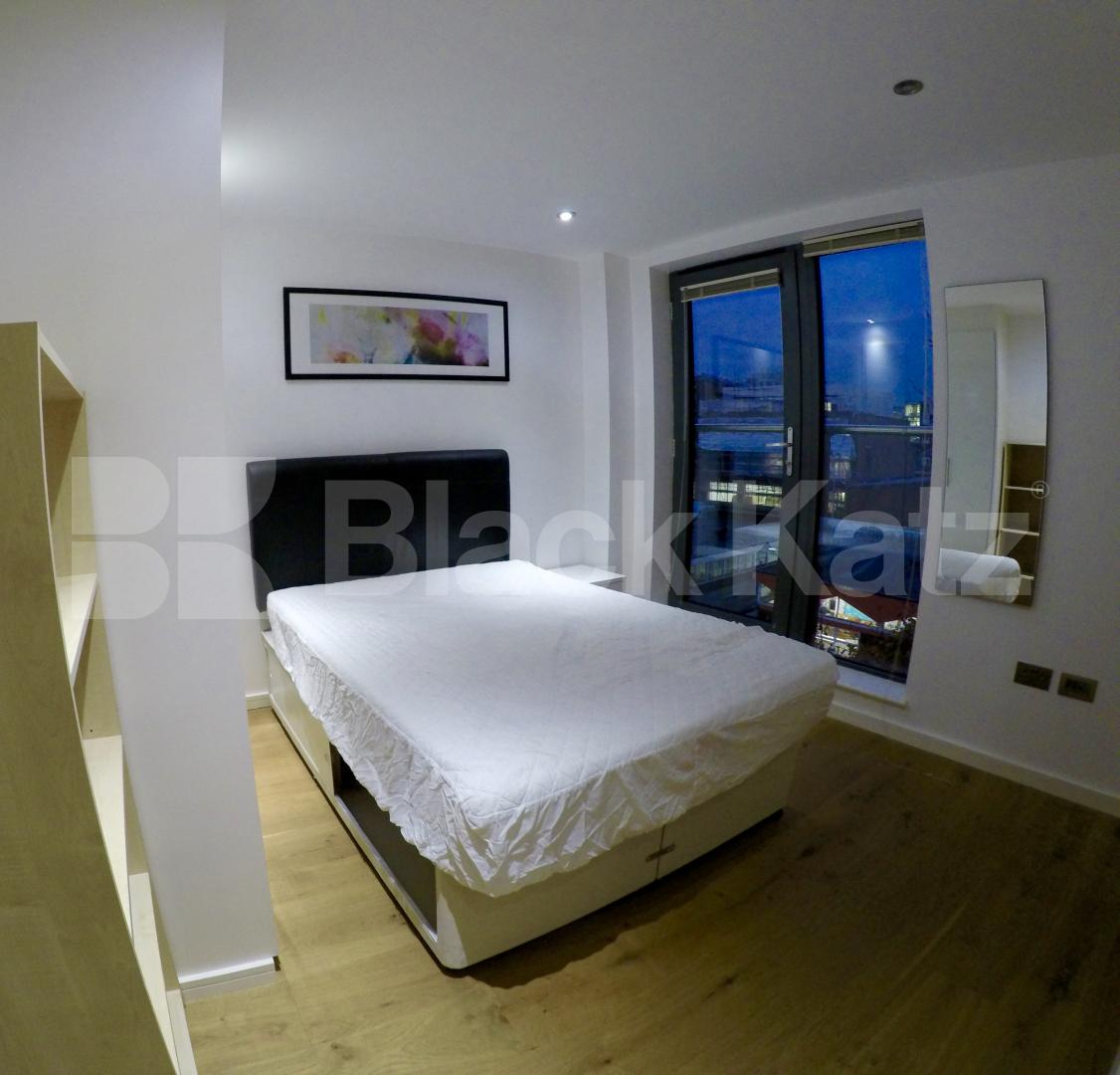 			LET, 3 Bedroom, 1 bath, 1 reception Penthouse			 Webber Street., Waterloo/Southwark.