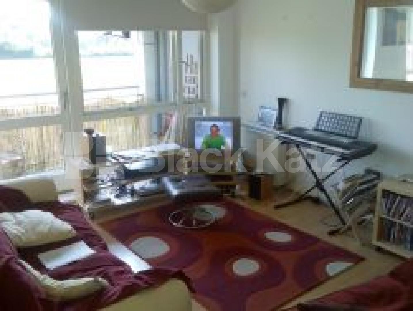 			2 Bedroom, 1 bath, 1 reception Flat			 Gopsall Street, HOXTON N1