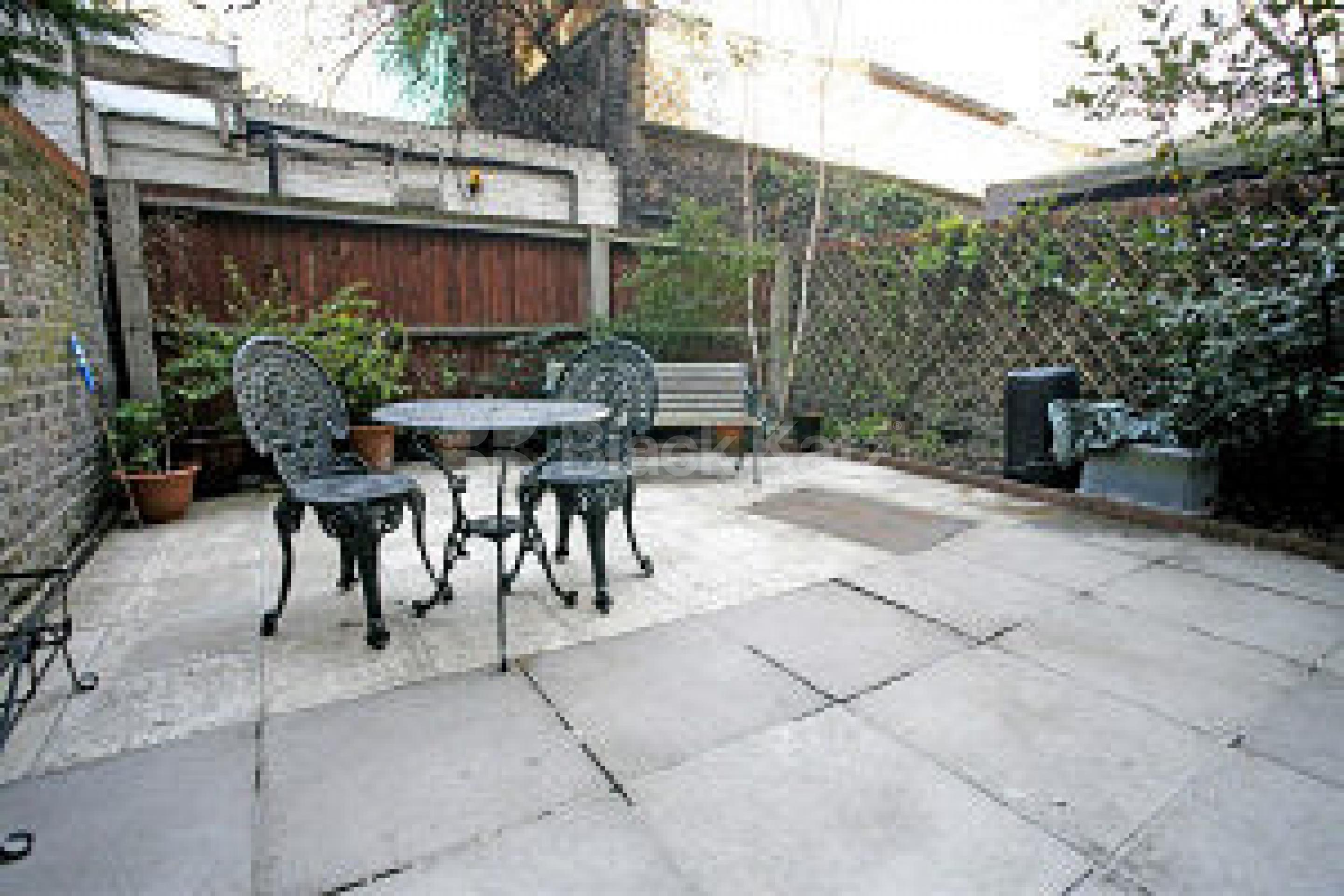 			New Instruction, 2 Bedroom, 1 bath, 1 reception Flat			 Calthorpe Street, KINGS CROSS-RUSSELL SQUARE WC1X