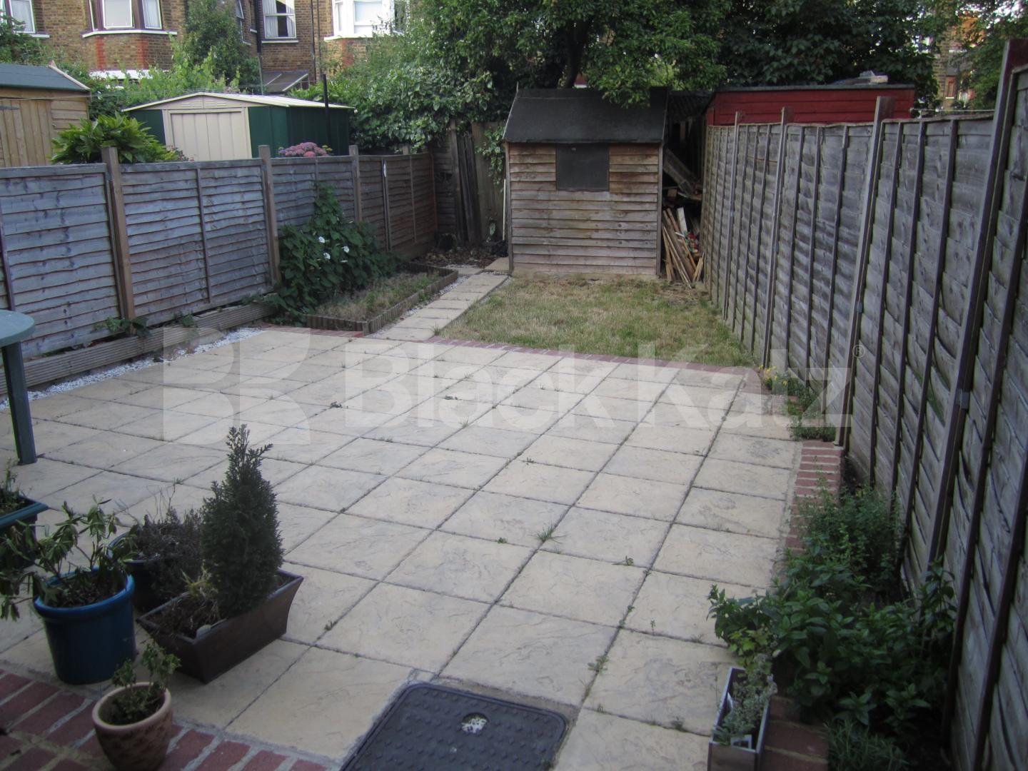 			LET BY BLACK KATZ, 4 Bedroom, 1 bath, 1 reception House			 Keston Road, Turnpike Lane