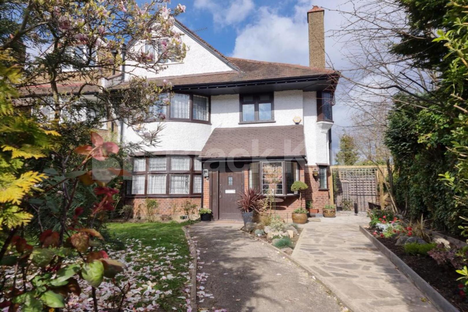 Stunning four bedroom property with a private garden Great North Road, Highgate