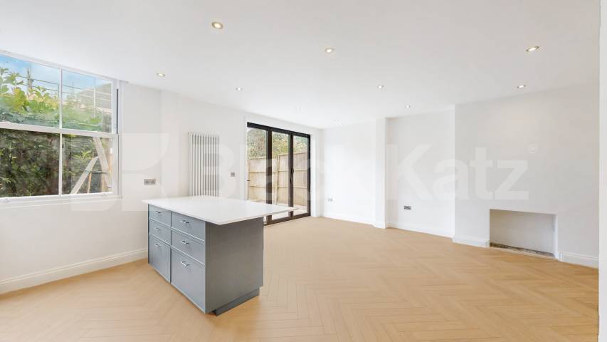 This beautifully renovated three-bedroom, two-bathroom apartment is ideally located on Sarre Road, NW2, at the West Hampstead end of the street, offering excellent access to the area's popular cafés, restaurants, shops, and transport links.Finished  Sarre Road, London, NW2,  London