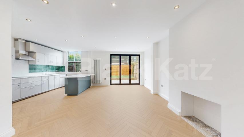 This beautifully renovated three-bedroom, two-bathroom apartment is ideally located on Sarre Road, NW2, at the West Hampstead end of the street, offering excellent access to the area's popular cafés, restaurants, shops, and transport links.Finished  Sarre Road, London, NW2,  London