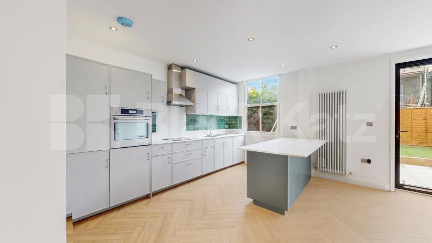 This beautifully renovated three-bedroom, two-bathroom apartment is ideally located on Sarre Road, NW2, at the West Hampstead end of the street, offering excellent access to the area's popular cafés, restaurants, shops, and transport links.Finished  Sarre Road, London, NW2,  London