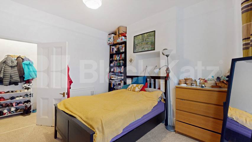 			2 Bedroom, 1 bath, 1 reception 			 Mackeson Road,  London  NW3
