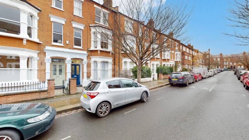 			2 Bedroom,  bath, 1 reception 			 Mackeson Road,  London  NW3