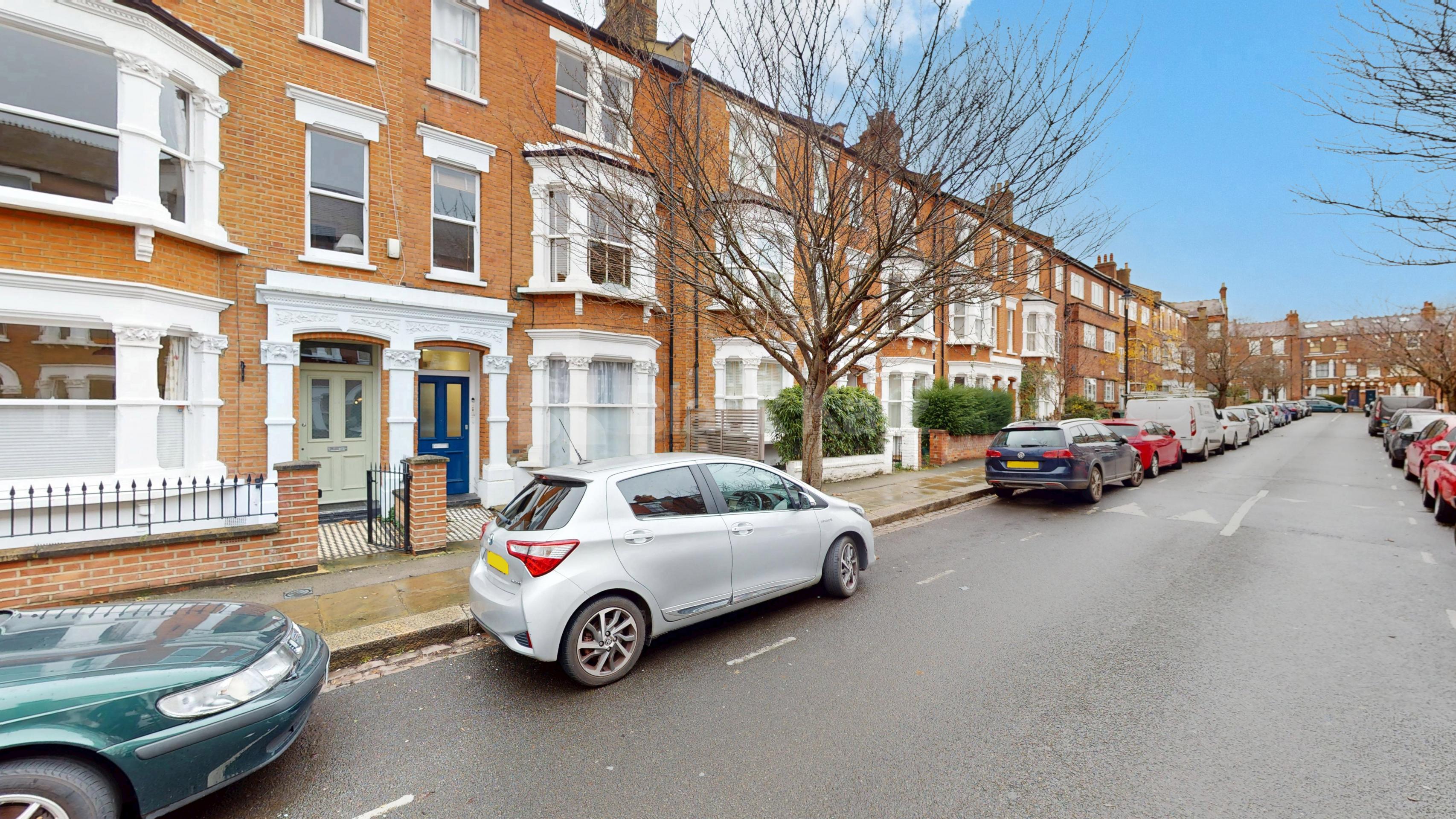 			2 Bedroom, 1 bath, 1 reception 			 Mackeson Road, London, NW3,  London NW3