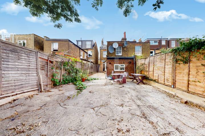 Newly Refurbished Two Bedroom Garden Flat Close to Turnpike Lane Station Sydney Road, Turnpike Lane 