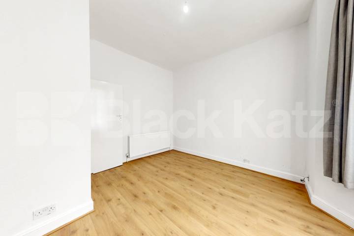 Newly Refurbished Two Bedroom Garden Flat Close to Turnpike Lane Station Sydney Road, Turnpike Lane 