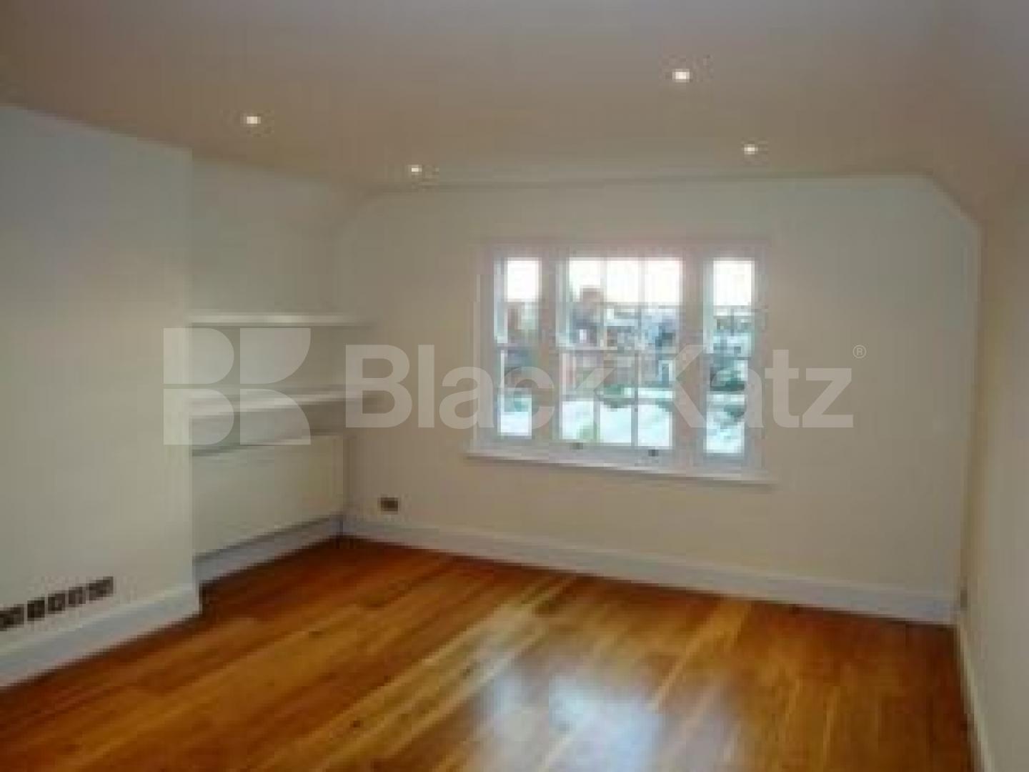 			MUST SEE!!!, 2 Bedroom, 1 bath, 1 reception Flat			 Ferncroft Gardens, HAMPSTEAD