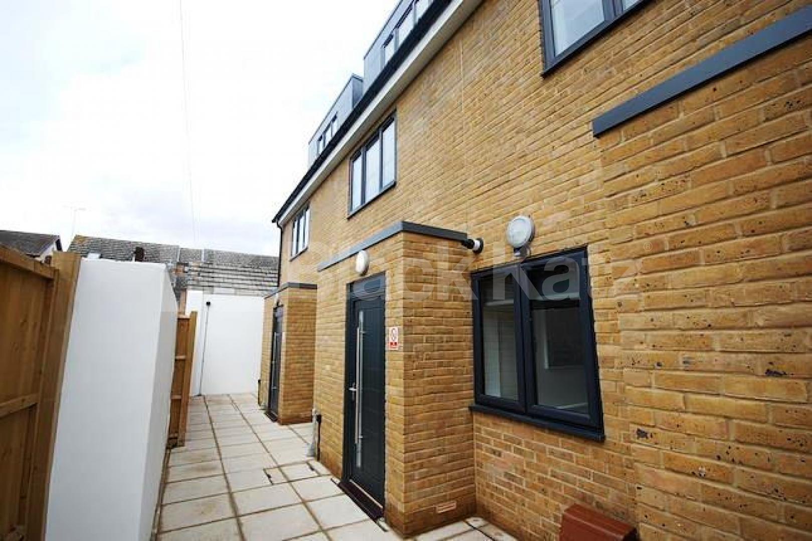 			4 Bedroom, 1 bath, 1 reception House			 Hazel Mews , TURNPIKE LANE / SEVEN SISTERS