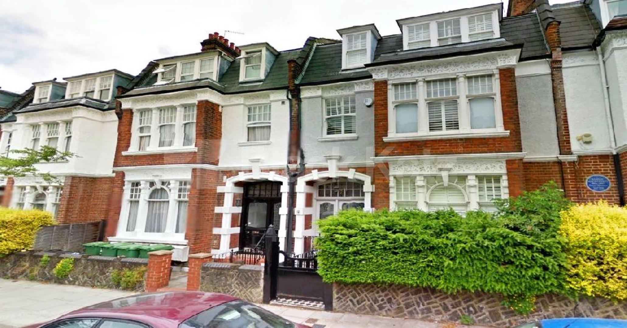 			MINS TO TUBE AND HEATH!, 1 Bedroom, 1 bath, 1 reception Flat			 Howitt Road, BELSIZE PARK 