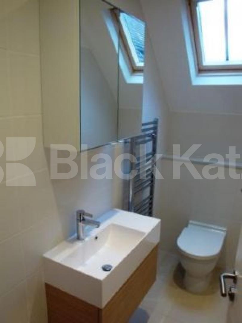 			MUST SEE!!!, 2 Bedroom, 1 bath, 1 reception Flat			 Ferncroft Gardens, HAMPSTEAD