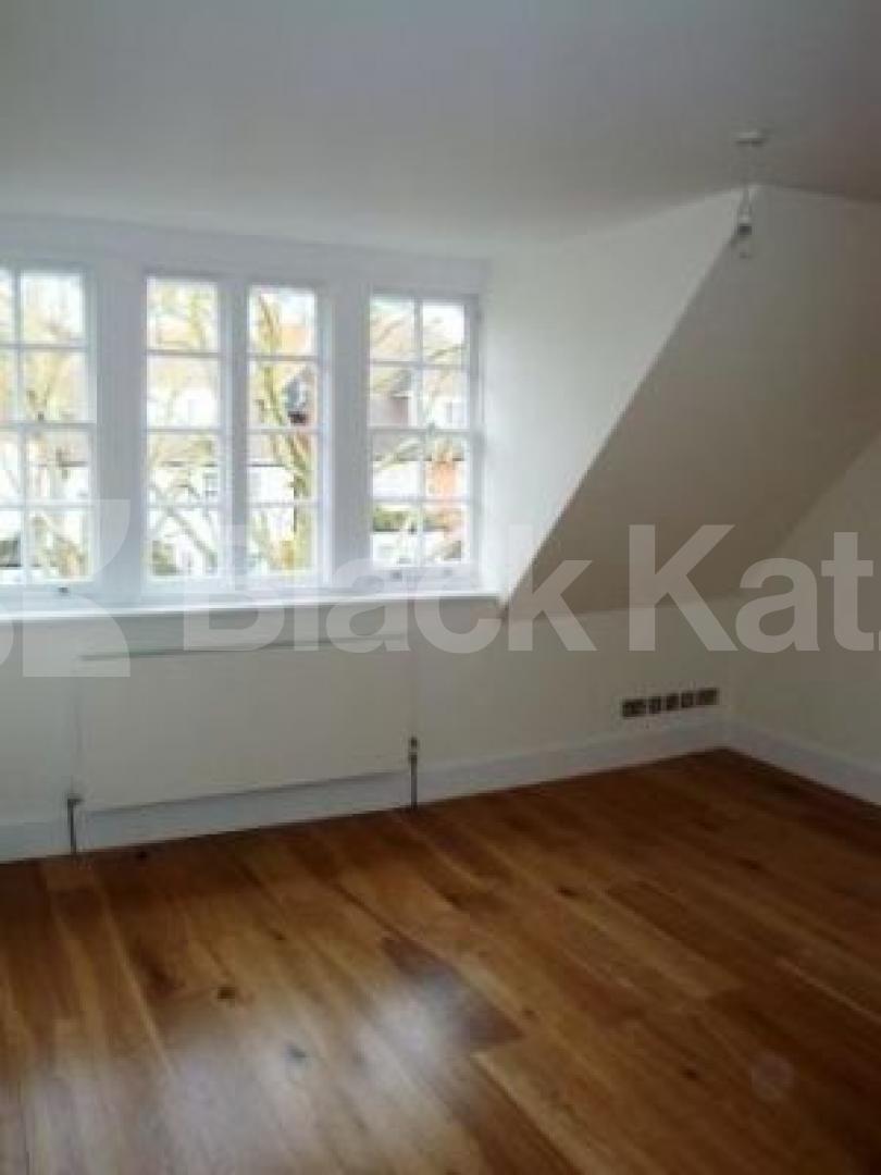 			MUST SEE!!!, 2 Bedroom, 1 bath, 1 reception Flat			 Ferncroft Gardens, HAMPSTEAD